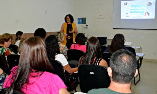 Profissionais da Educação de VR são capacitados sobre empreendedorismo e novas tecnologias